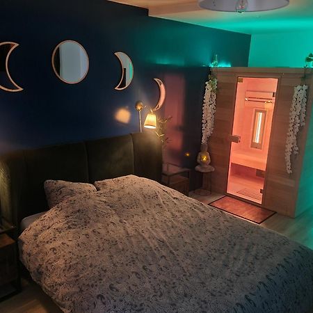 Sauna & Detente - Suite Privee - Tours - Netflix Buitenkant foto