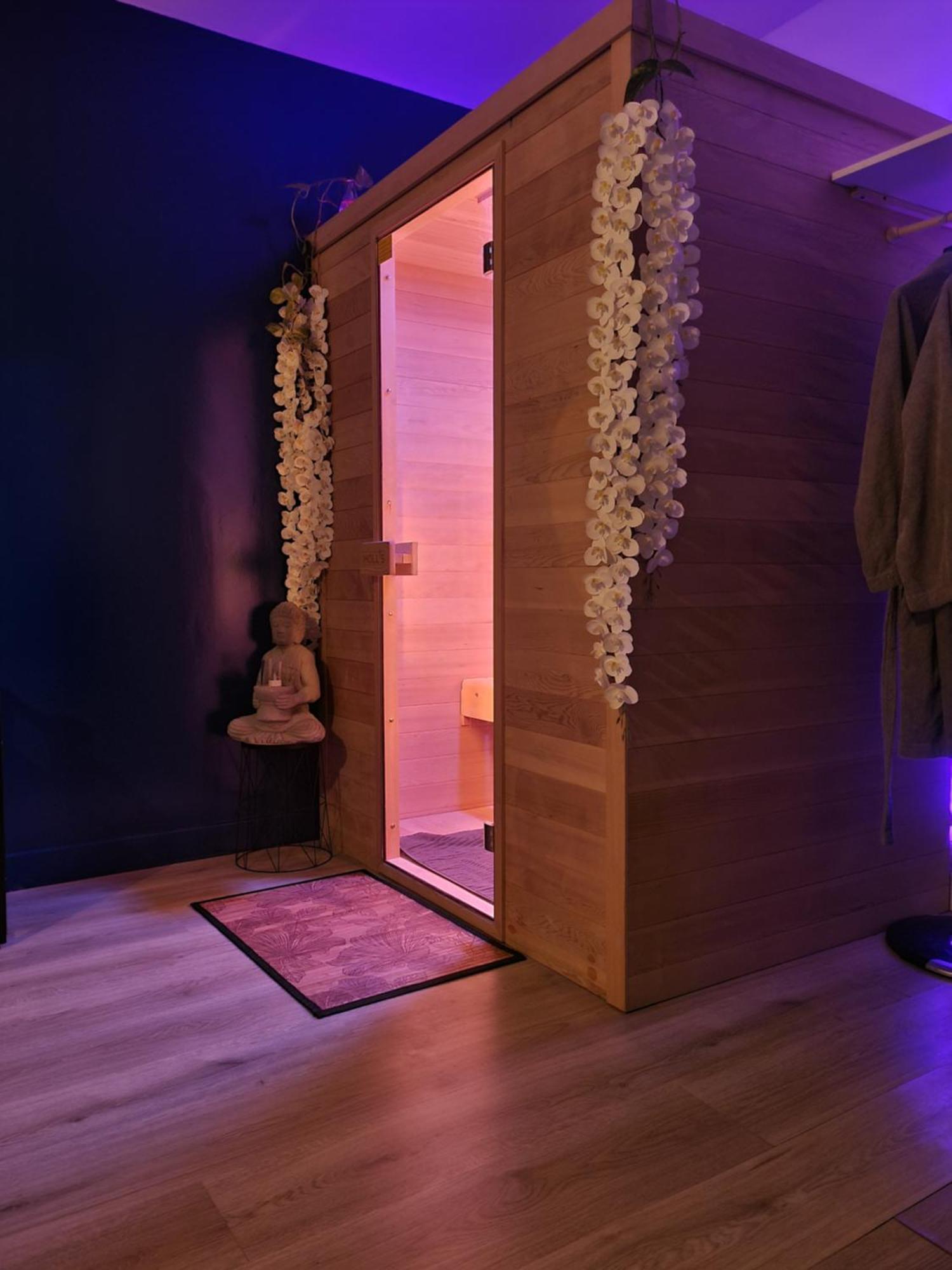 Sauna & Detente - Suite Privee - Tours - Netflix Buitenkant foto